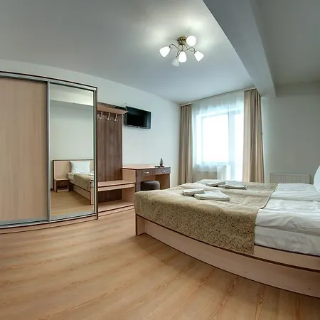 Dolyna Gir Hotell *